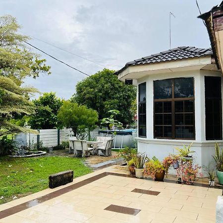 Pulai Field Aa Homestay Kangar Kültér fotó
